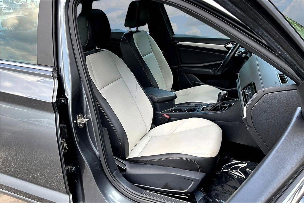 Volkswagen Jetta 1.4T S 8A 2020