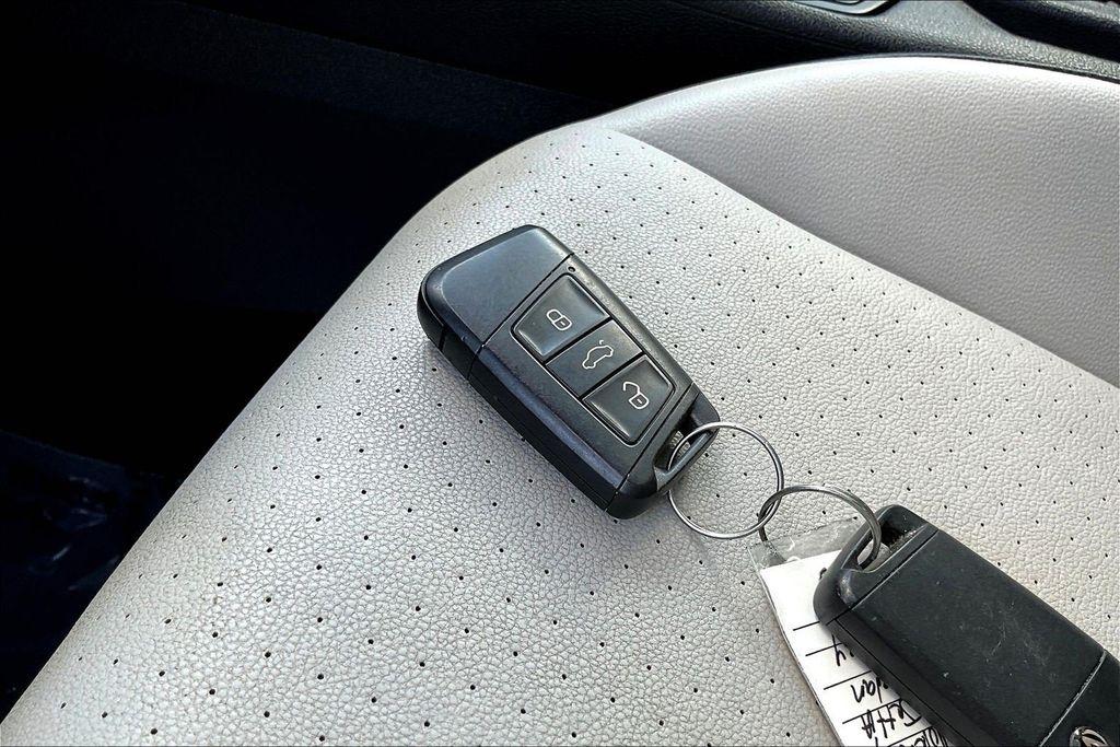 Volkswagen Jetta 1.4T S 8A 2020