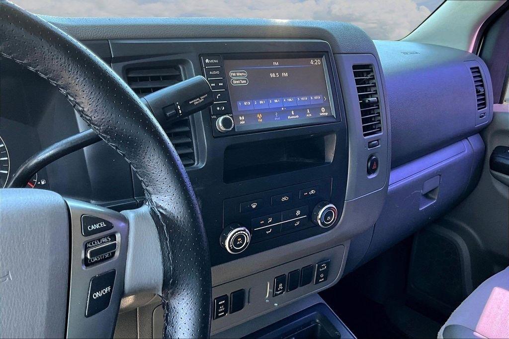 Nissan NV Cargo 2500 HD S V6 2021