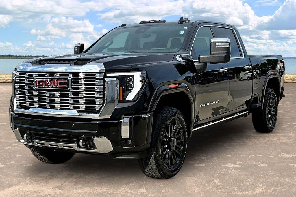 GMC Sierra 2500HD Denali Crew Cab 4WD SB 2024