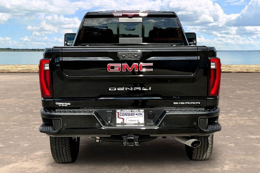 GMC Sierra 2500HD Denali Crew Cab 4WD SB 2024