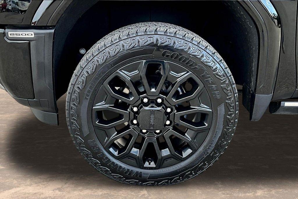 GMC Sierra 2500HD Denali Crew Cab 4WD SB 2024
