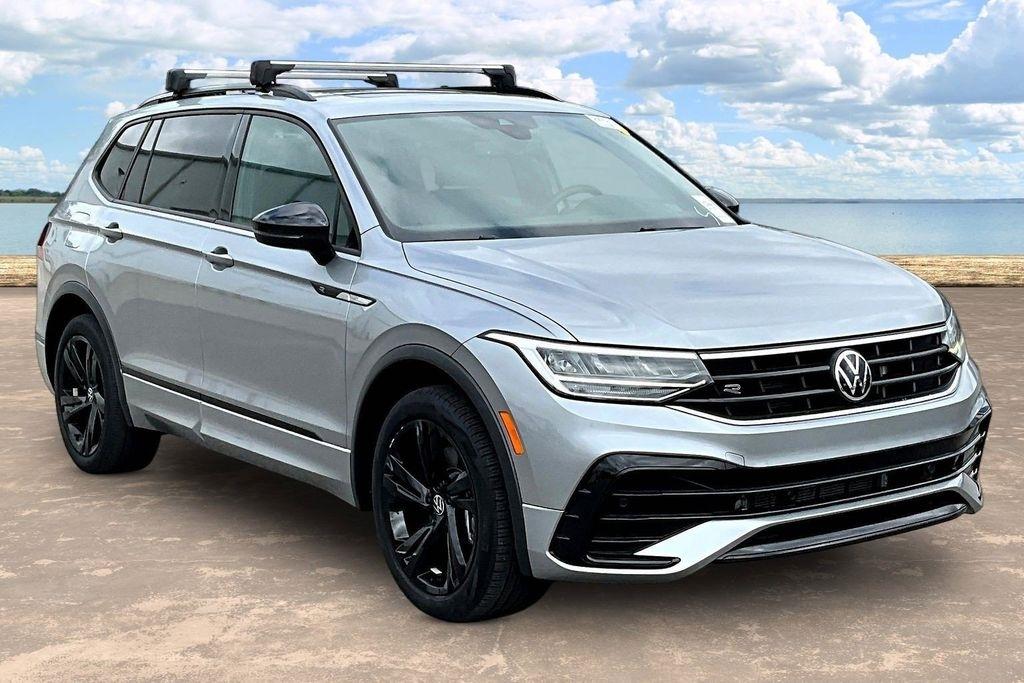 2023 Volkswagen Tiguan SE R-Line Black