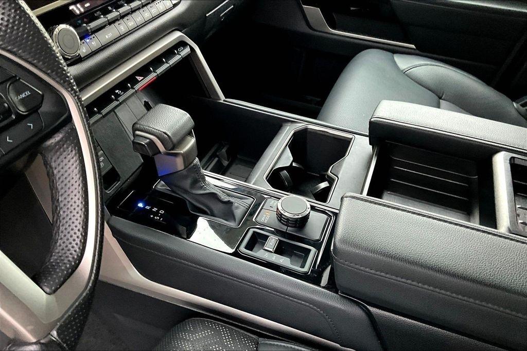 Toyota Tundra Limited CrewMax 4WD 2025