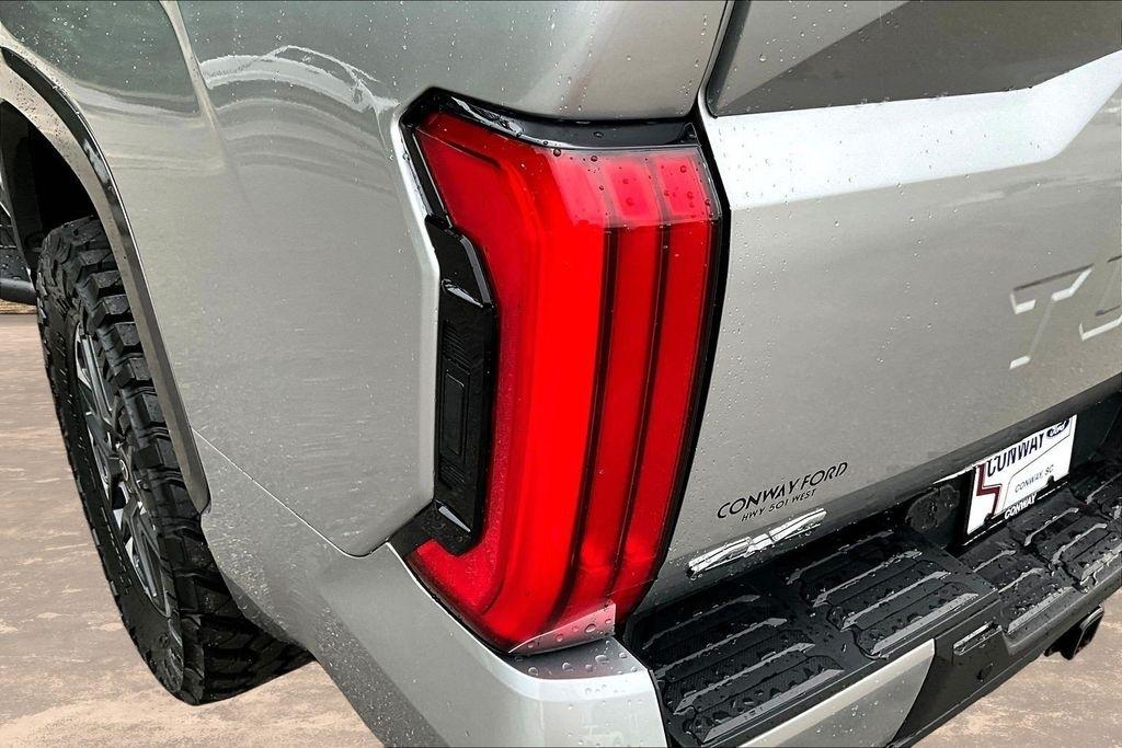 Toyota Tundra Limited CrewMax 4WD 2025