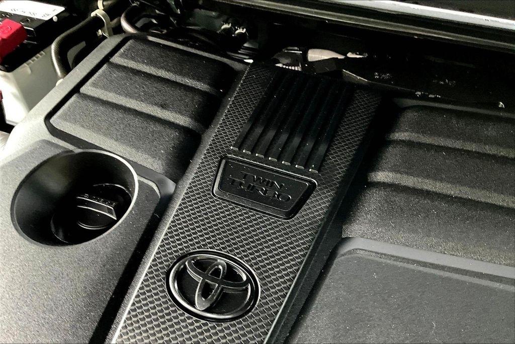 Toyota Tundra Limited CrewMax 4WD 2025