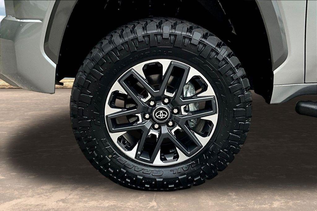 Toyota Tundra Limited CrewMax 4WD 2025