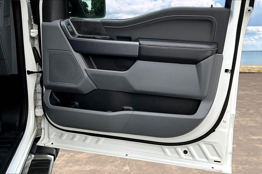 Ford F-150 XLT SuperCrew 4WD 2025