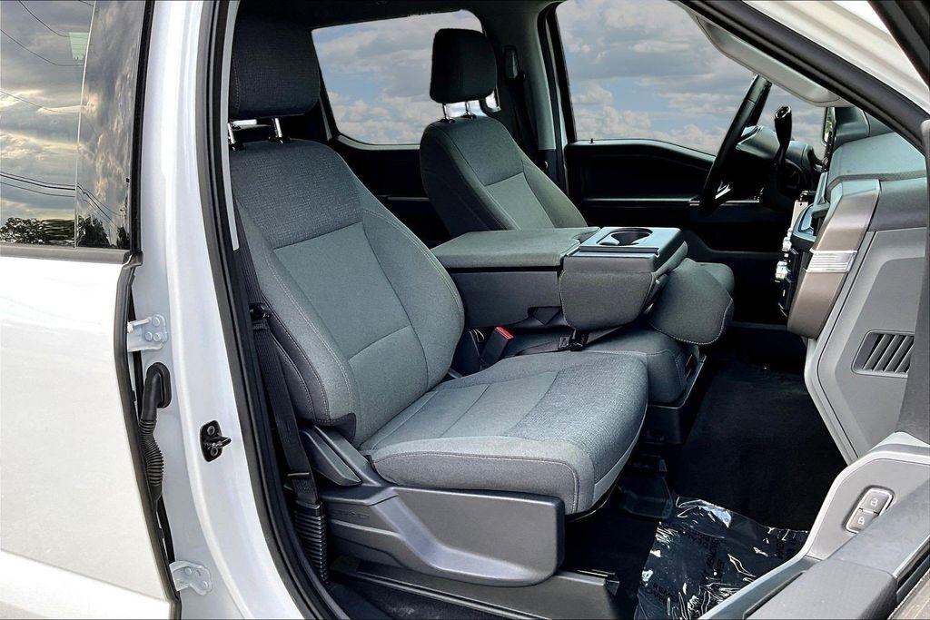 Ford F-150 XLT SuperCrew 4WD 2025
