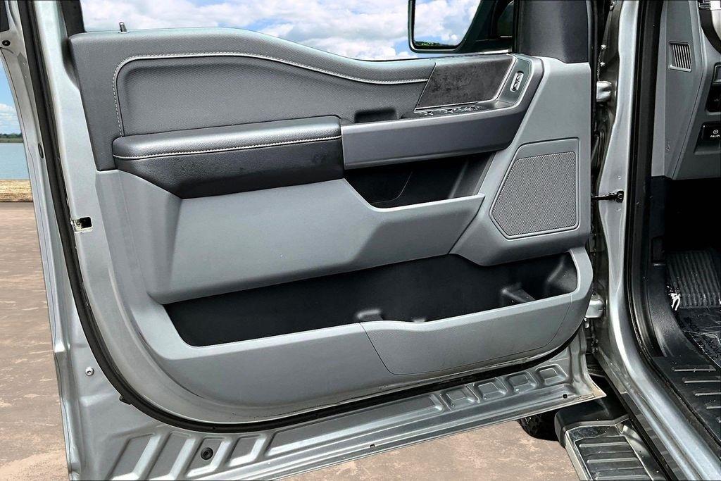 Ford F-150 XLT SuperCrew 4WD 2025