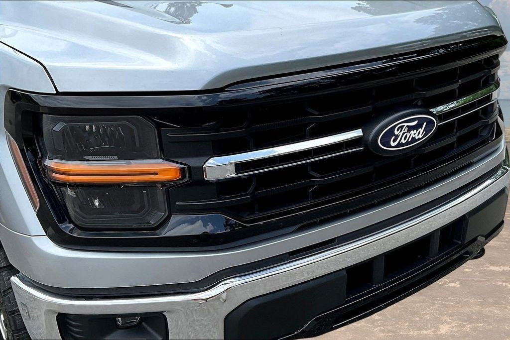 Ford F-150 XLT SuperCrew 4WD 2025