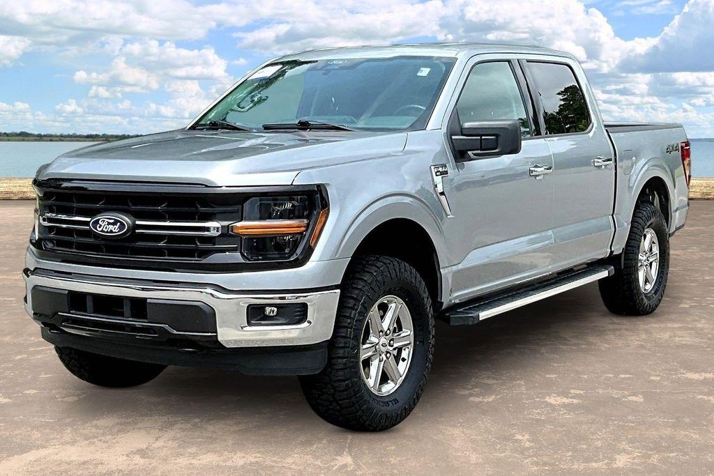 Ford F-150 XLT SuperCrew 4WD 2025