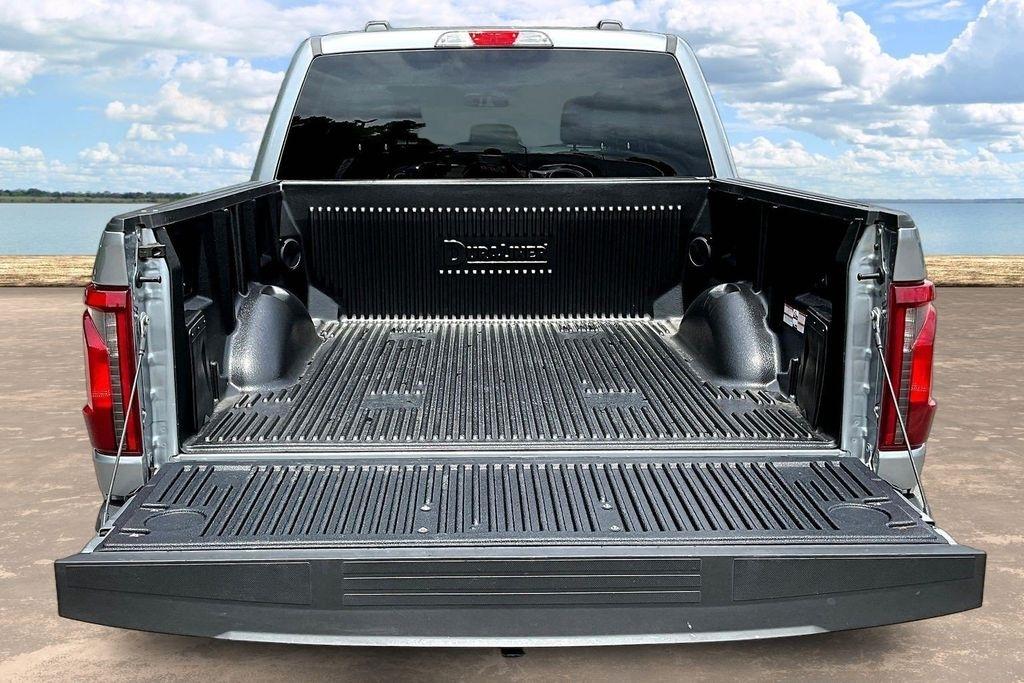 Ford F-150 XLT SuperCrew 4WD 2025