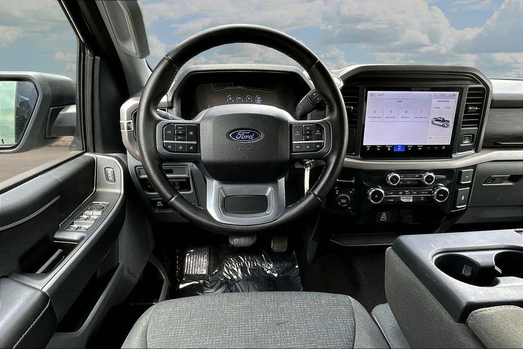 Ford F-150 XLT SuperCrew 4WD 2025
