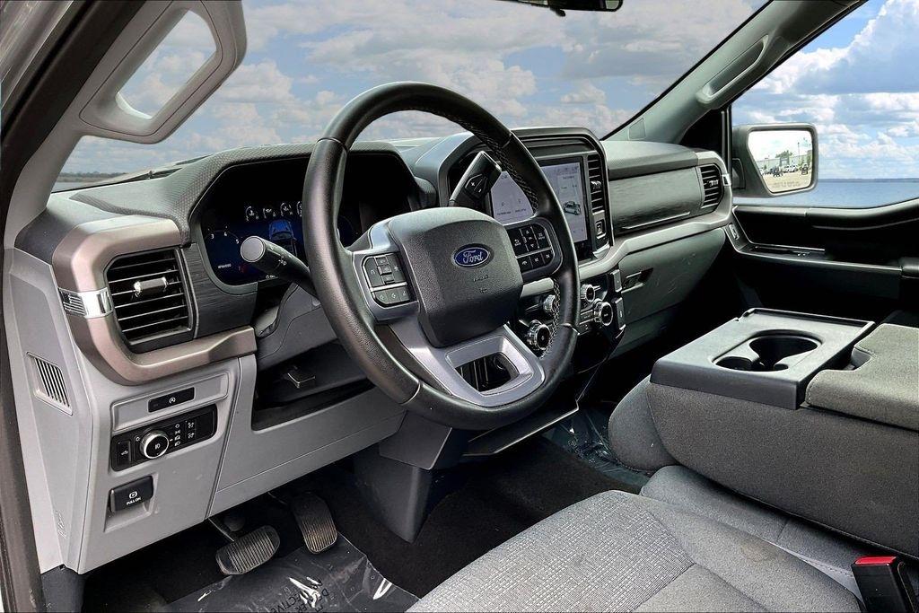 Ford F-150 XLT SuperCrew 4WD 2025