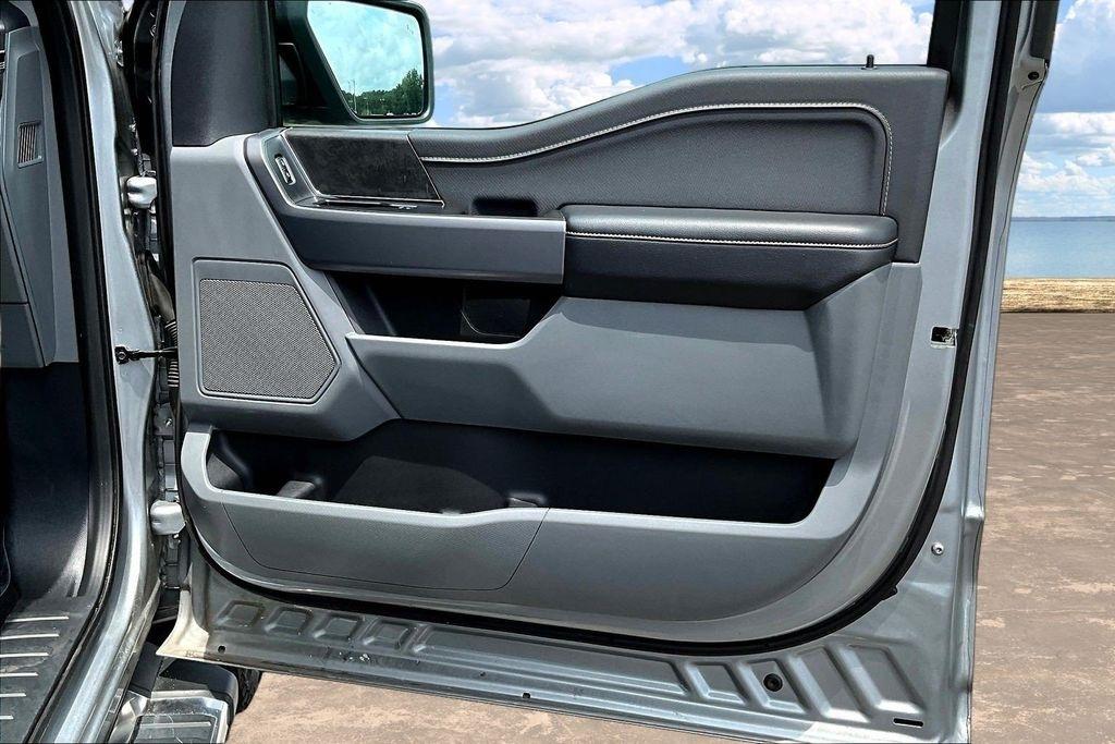 Ford F-150 XLT SuperCrew 4WD 2025