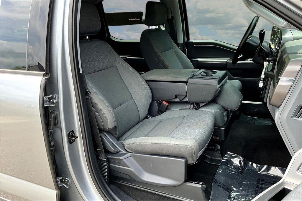 Ford F-150 XLT SuperCrew 4WD 2025