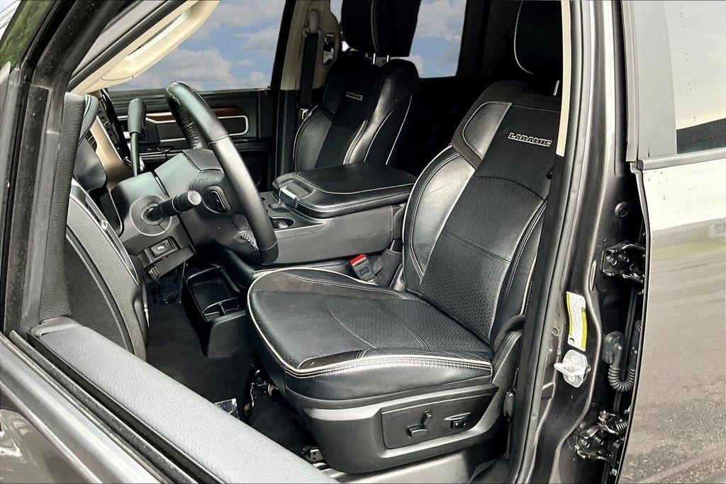 RAM 2500 Laramie Crew Cab SWB 4WD 2024