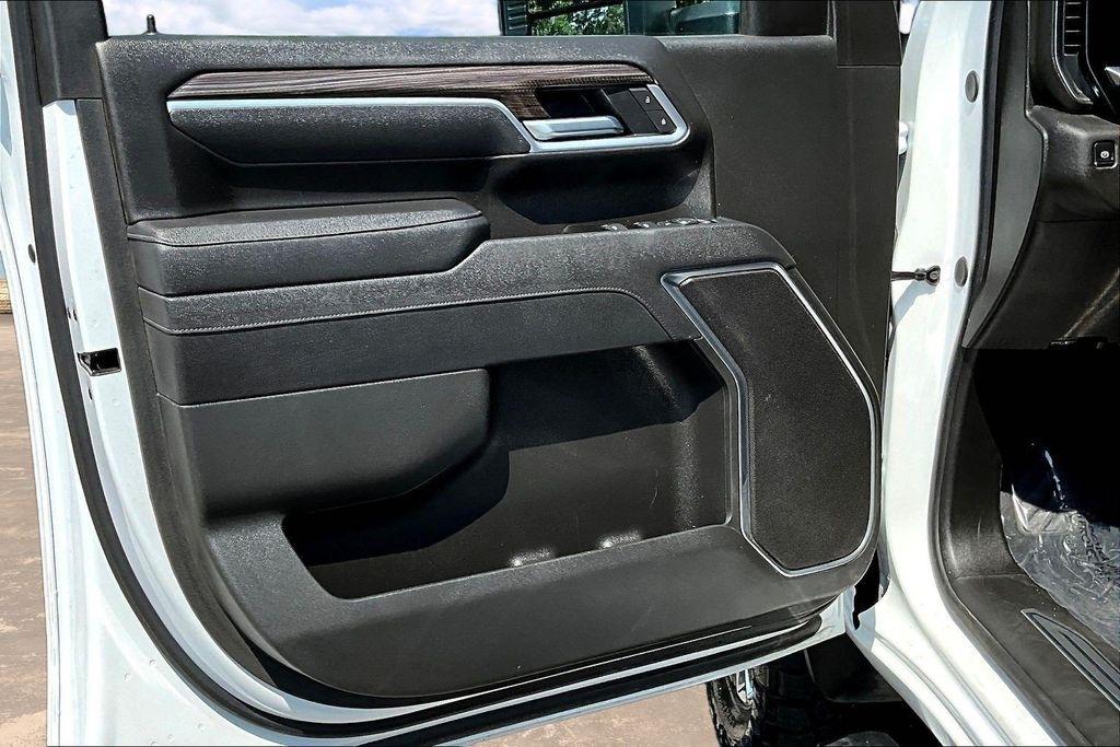 Chevrolet Silverado 2500HD LT Crew Cab Long Box 4WD 2025