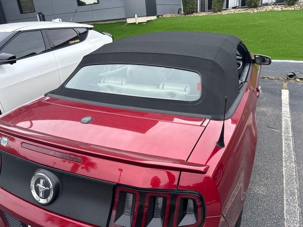 Ford Mustang V6 Convertible 2014