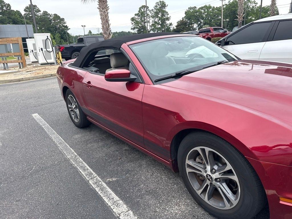 Ford Mustang V6 Convertible 2014