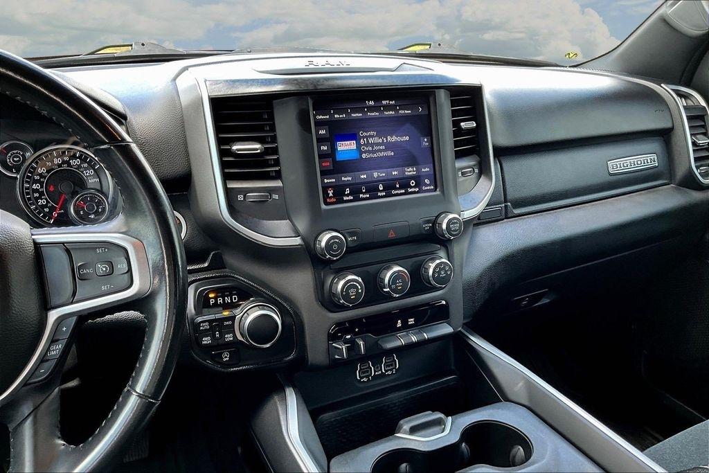 RAM 1500 Big Horn Crew Cab SWB 4WD 2020