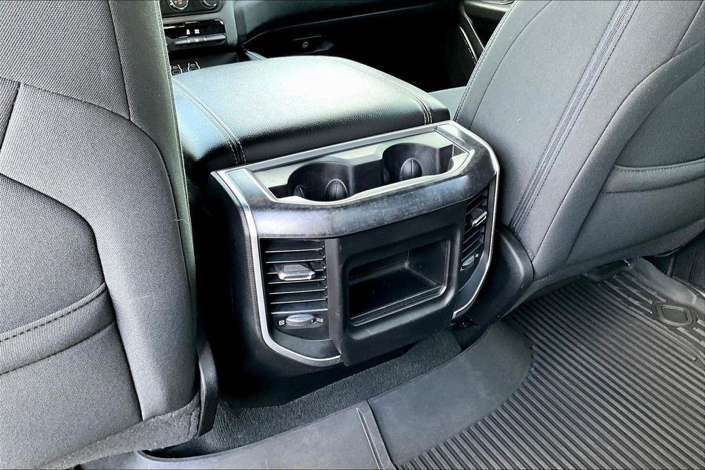 RAM 1500 Big Horn Crew Cab SWB 4WD 2020