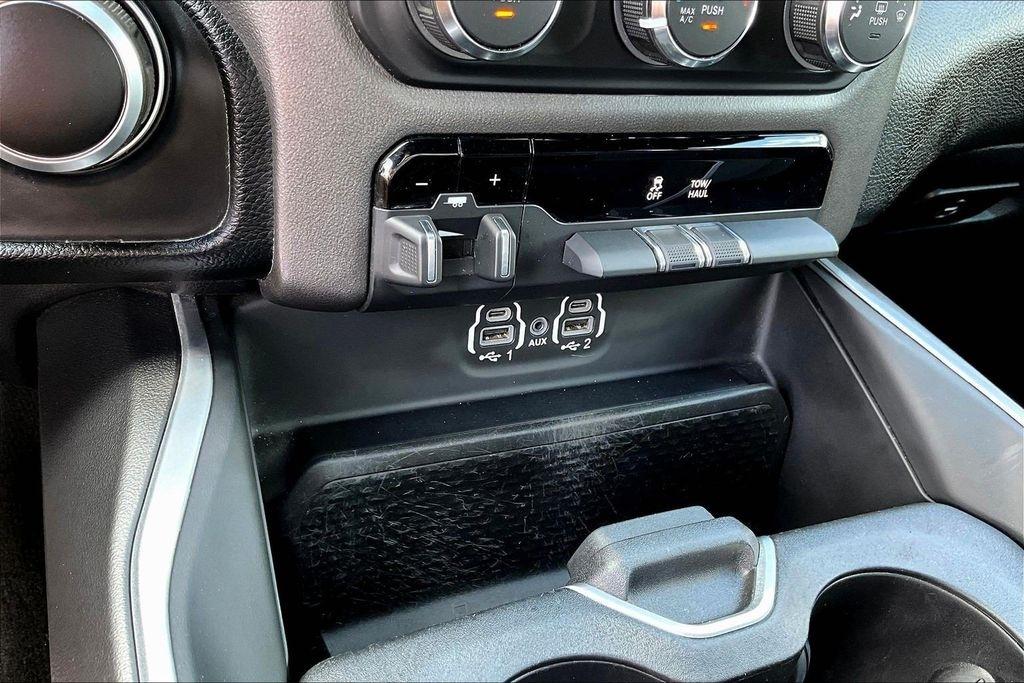 RAM 1500 Big Horn Crew Cab SWB 4WD 2020