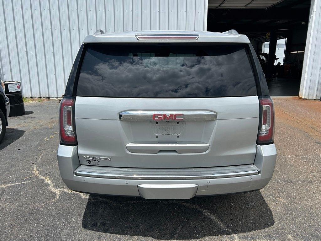 GMC Yukon Denali 4WD 2017