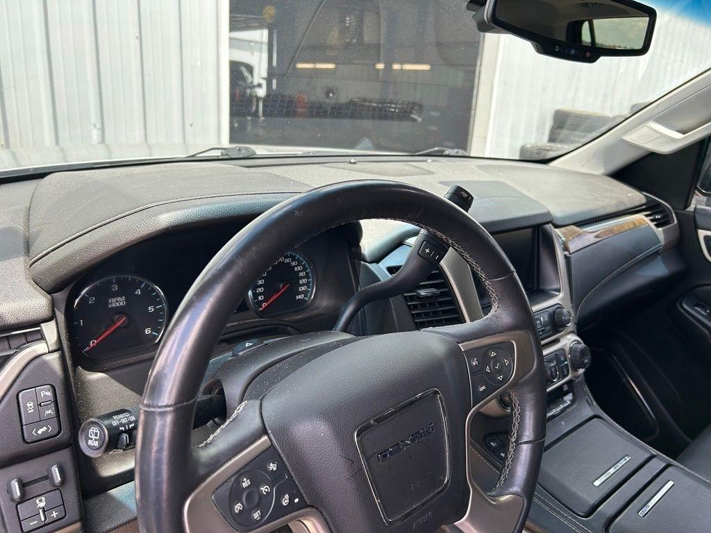 GMC Yukon Denali 4WD 2017