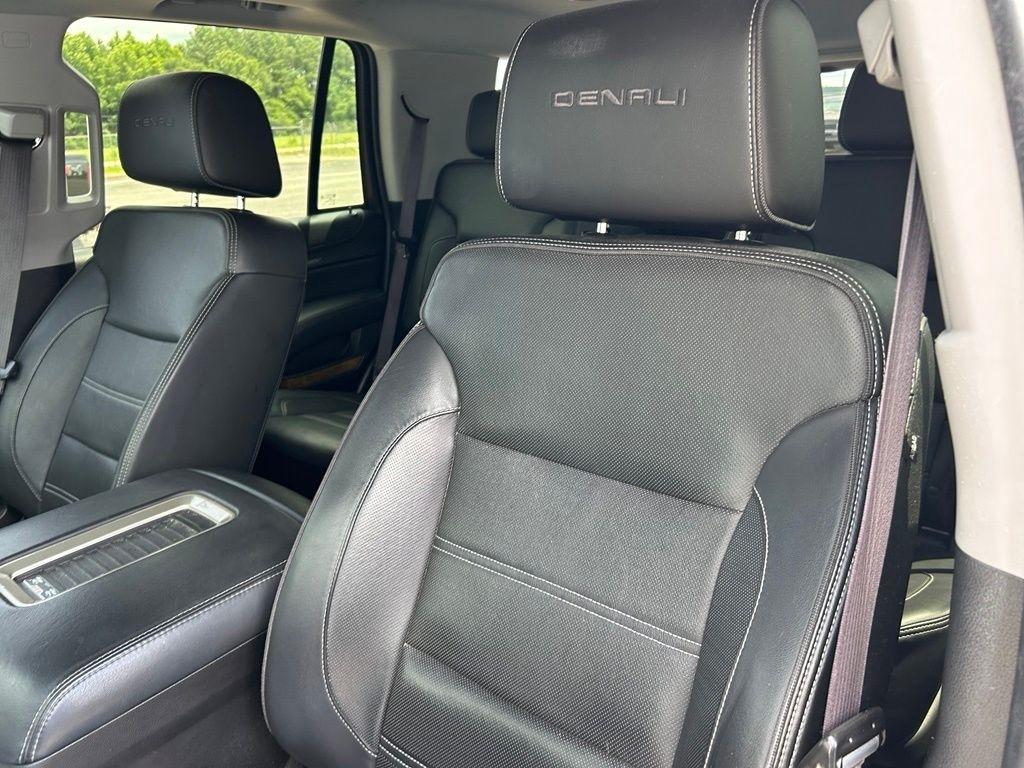 GMC Yukon Denali 4WD 2017