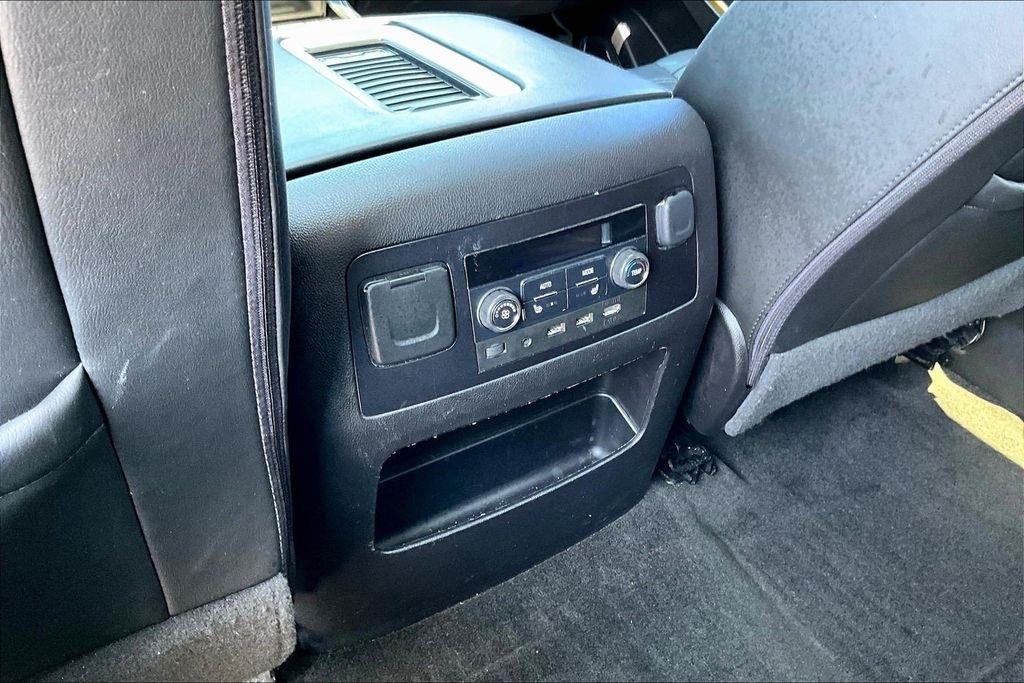 GMC Yukon Denali 4WD 2017