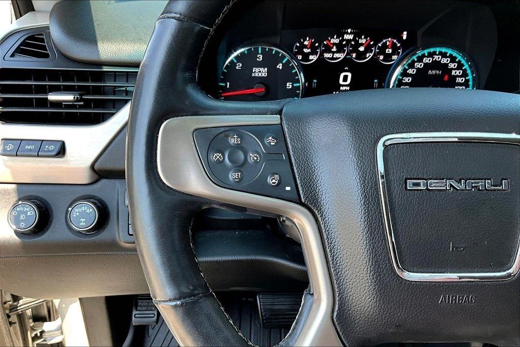 GMC Yukon Denali 4WD 2017