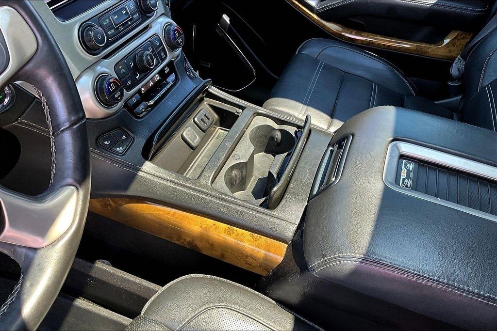 GMC Yukon Denali 4WD 2017