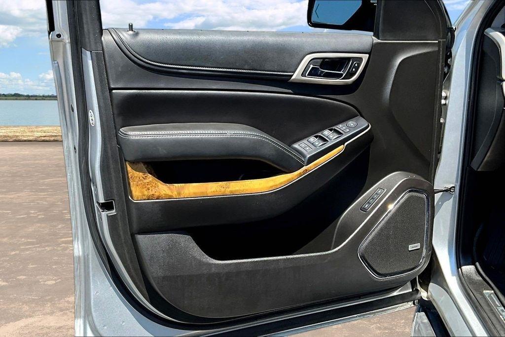 GMC Yukon Denali 4WD 2017