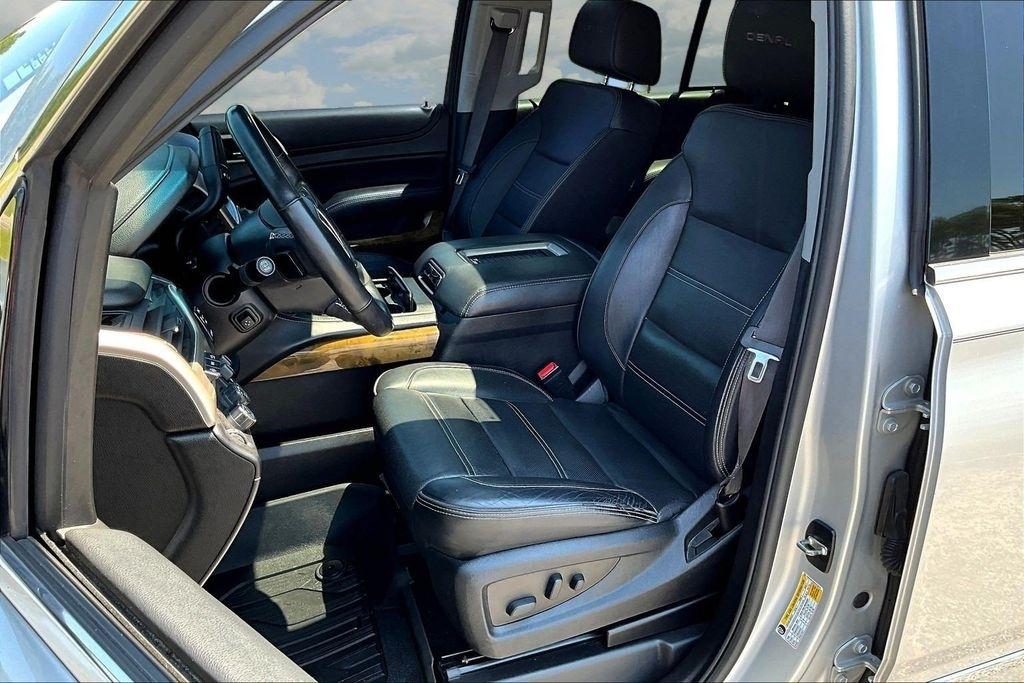 GMC Yukon Denali 4WD 2017