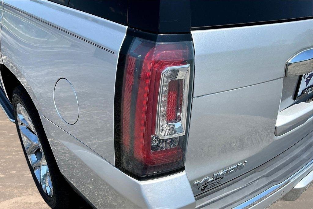 GMC Yukon Denali 4WD 2017