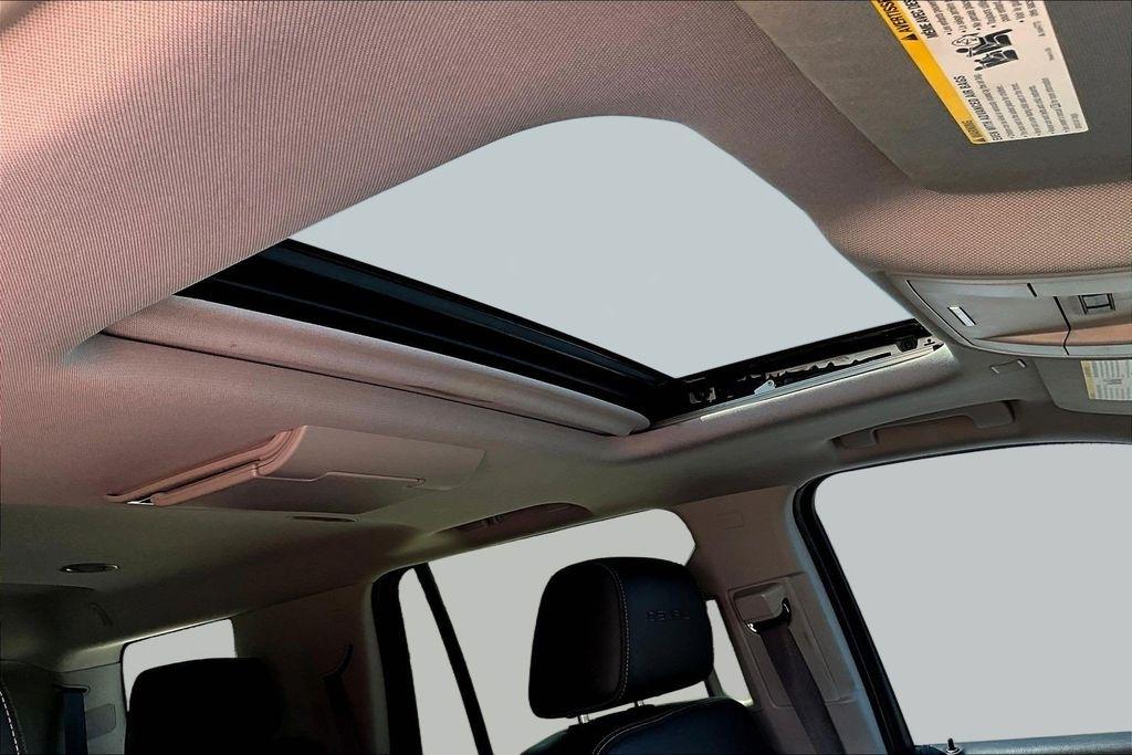 GMC Yukon Denali 4WD 2017