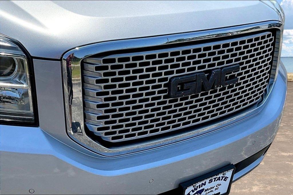 GMC Yukon Denali 4WD 2017