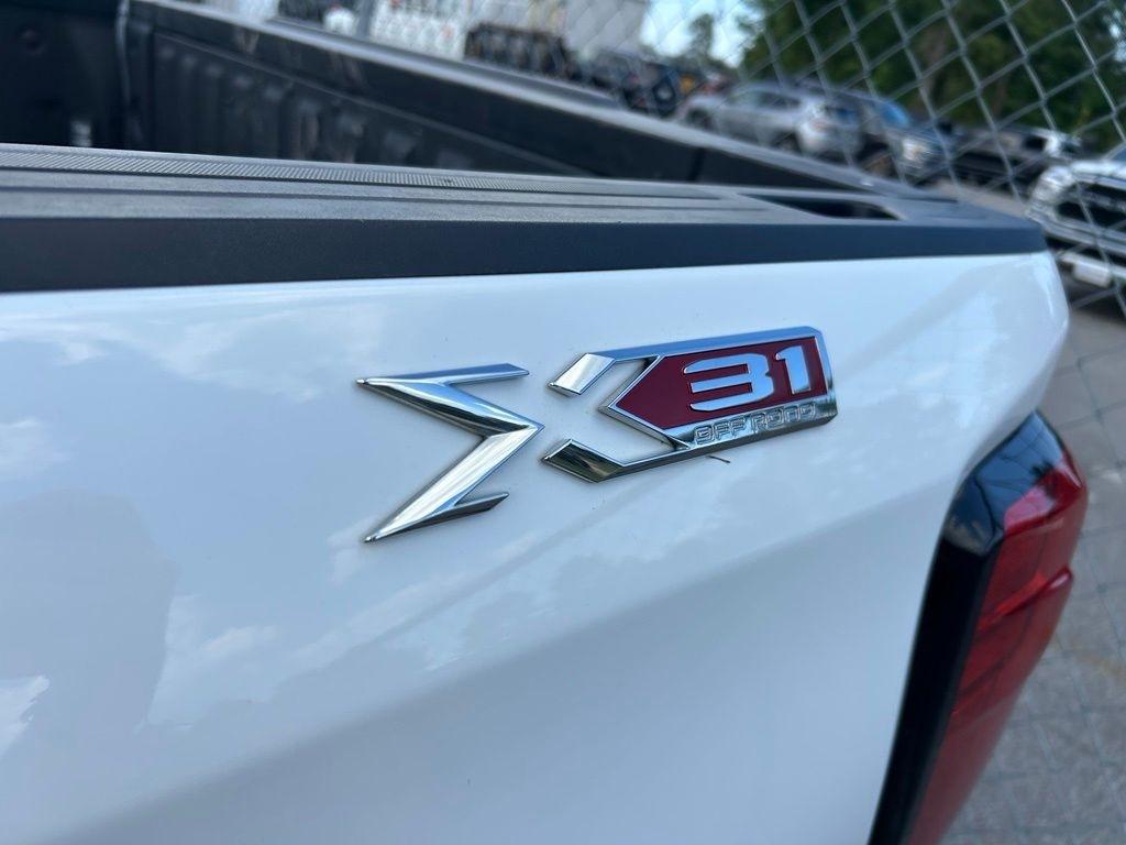 GMC Sierra 1500 SLT Crew Cab 4WD 2024