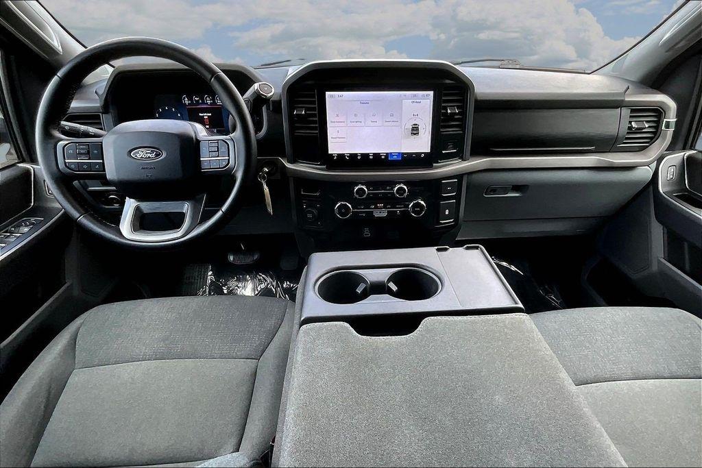 Ford F-150 XLT SuperCrew 4WD 2025
