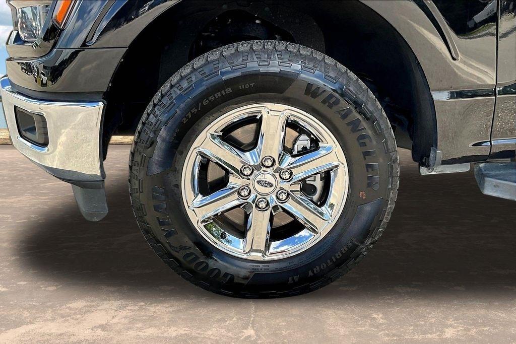Ford F-150 XLT SuperCrew 4WD 2025