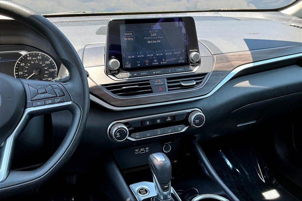 Nissan Altima 2.5 SV 2024