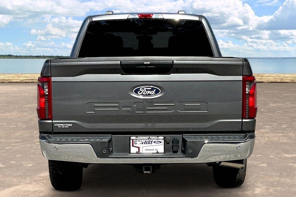 Ford F-150 XLT SuperCrew 4WD 2025