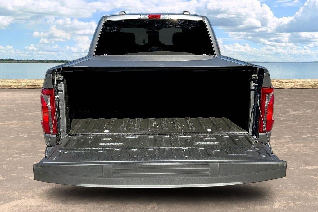 Ford F-150 XLT SuperCrew 4WD 2025