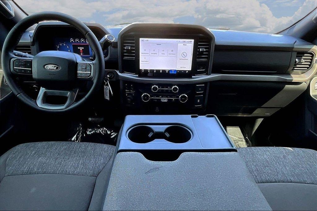 Ford F-150 XLT SuperCrew 4WD 2025