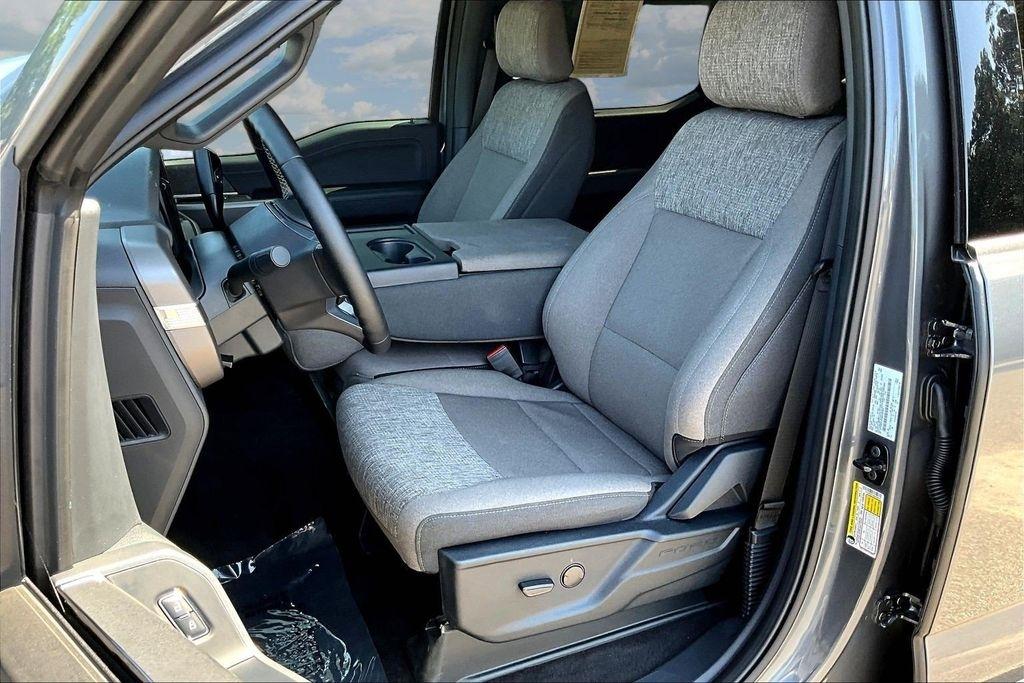 Ford F-150 XLT SuperCrew 4WD 2025