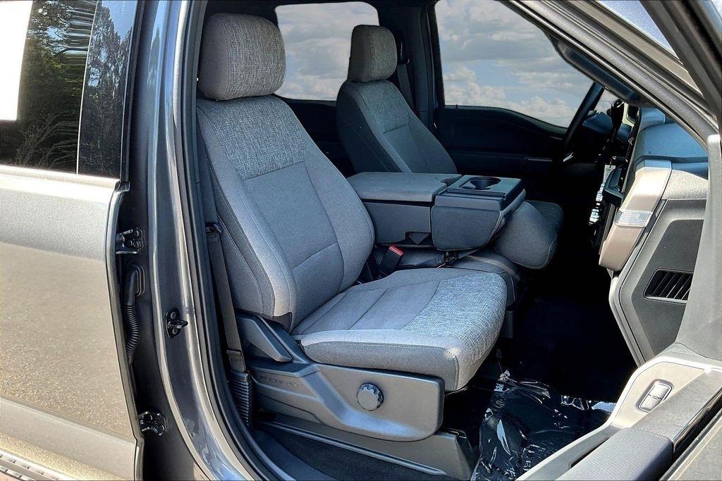 Ford F-150 XLT SuperCrew 4WD 2025