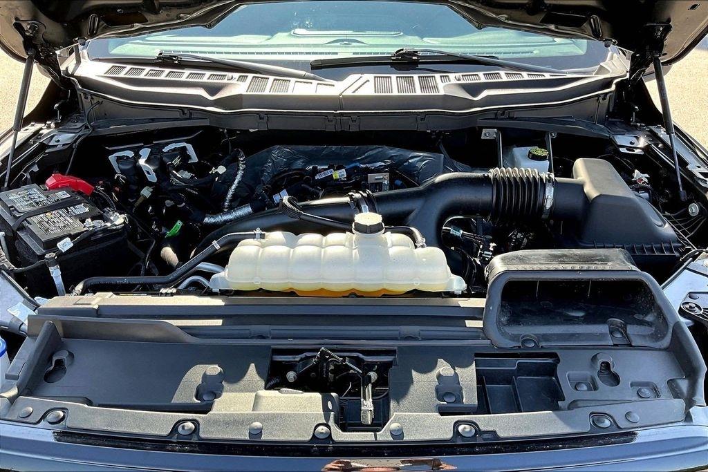 Ford F-150 XLT SuperCrew 4WD 2025