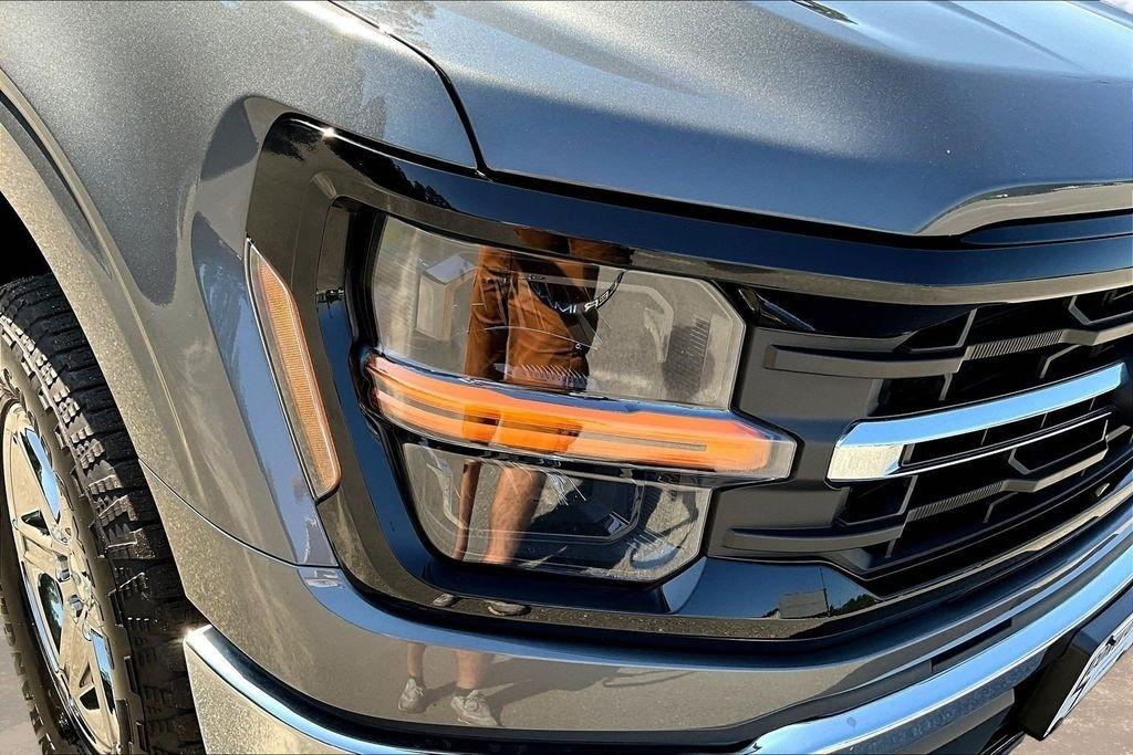 Ford F-150 XLT SuperCrew 4WD 2025